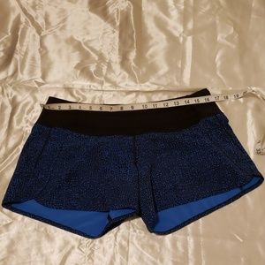 Lululemon run times short 4"